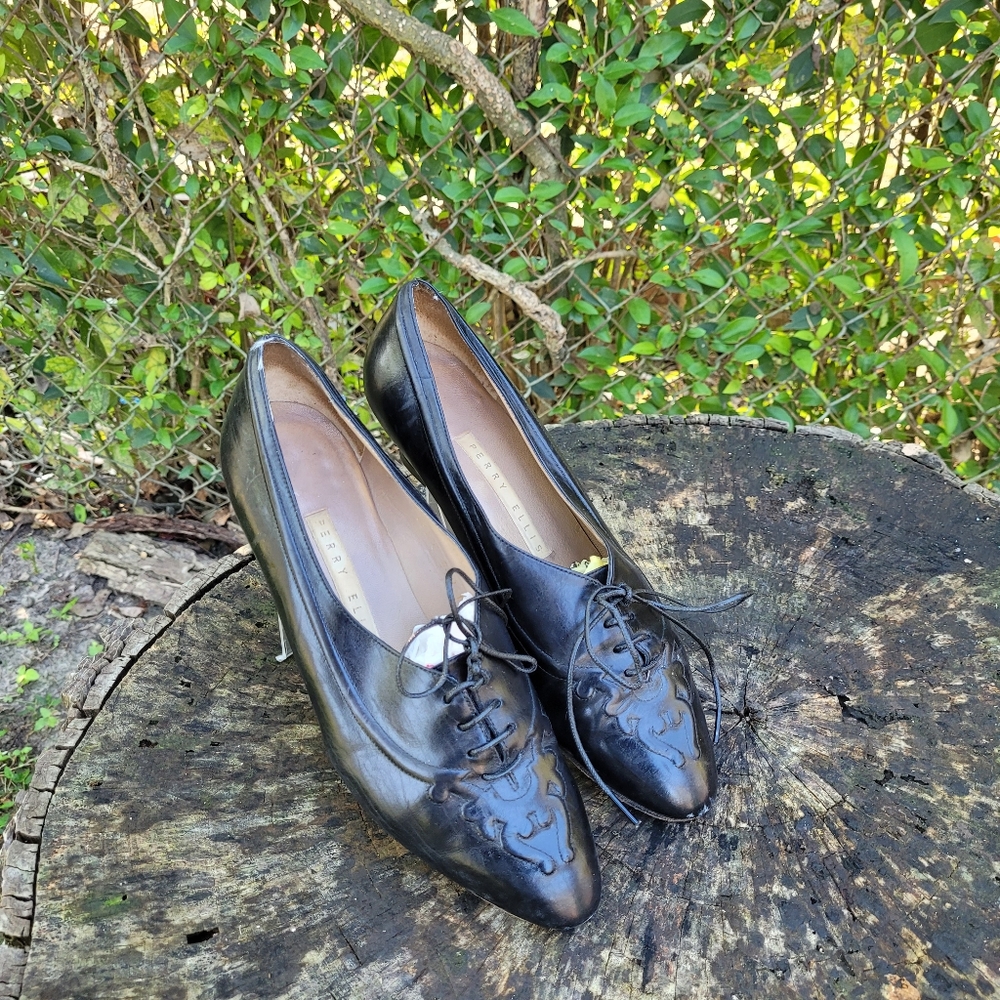 Vintage Women Lace-up Low Heel Granny Shoes By Perry Ellis Size 7M/Women Cosplay
